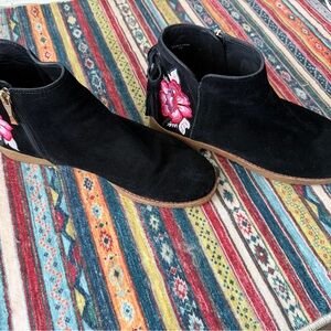 Kate Spade New York Bellville Floral Embroidered Suede Black Booties Size 9